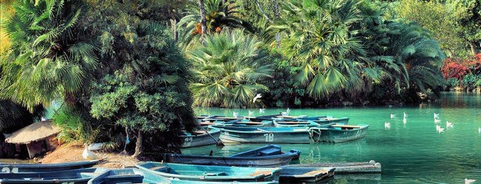 Parc de la Ciutadella is one of สถานที่ที่ Maira ถูกใจ.