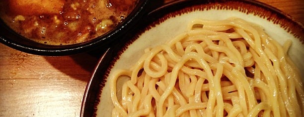 馳走麺 狸穴 is one of jun200さんのお気に入りスポット.