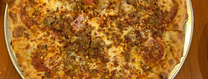 Sicilian Pizza & Pasta is one of Lugares favoritos de Megan.