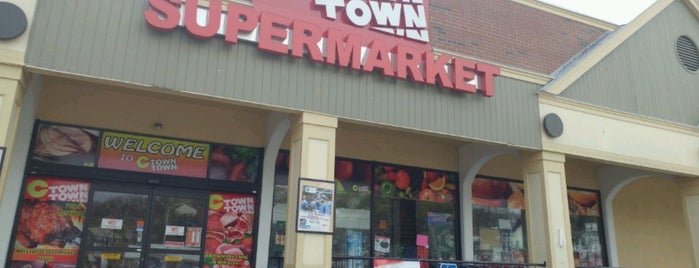 CTown Supermarkets is one of Locais curtidos por Kevin.