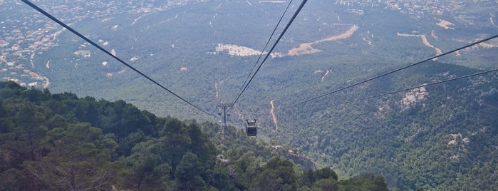 Parnitha Cable Car is one of Greece todo.