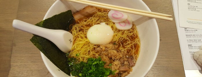 Momofuku CCDC is one of Ultimate Ramen Guide!.