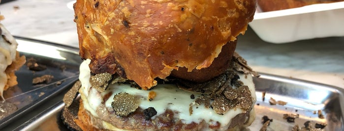 Cheesesteaks by the Truffleist @ Mad Sq Eats is one of สถานที่ที่ joahnna ถูกใจ.