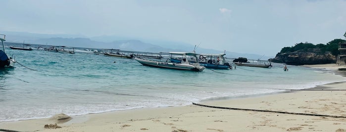 Mushroom Beach is one of Nusa Lembongan.