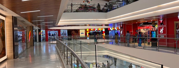 Brookefields Mall is one of The Mad List - Coimbatore and Food.