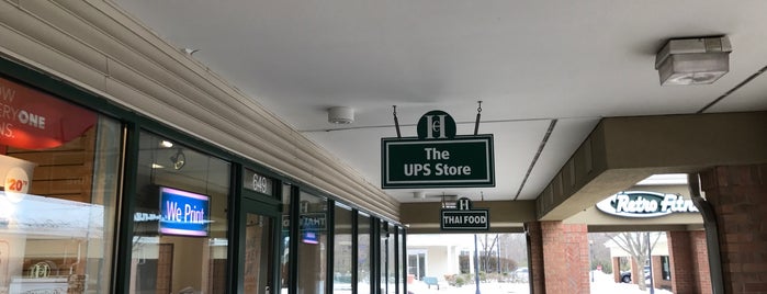 The UPS Store is one of Orte, die Ronnie gefallen.