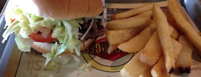Fatburger is one of Tempat yang Disukai Mark.