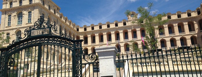 InterContinental Marseille Hôtel-Dieu is one of Restau.