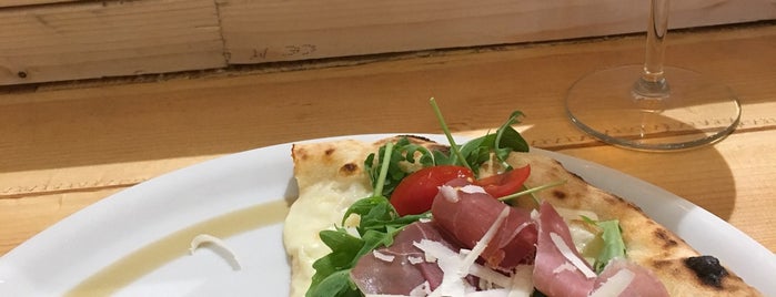Oi Vita Pizzeria is one of Posti che sono piaciuti a Ale.