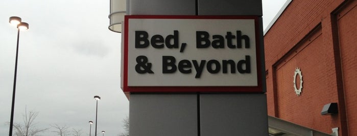 Bed Bath & Beyond is one of Tempat yang Disukai David.