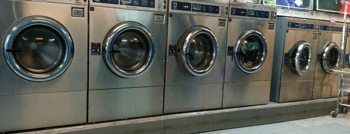 Laundry Land is one of Tempat yang Disukai Phil.