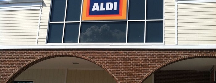 ALDI is one of Youssefさんのお気に入りスポット.