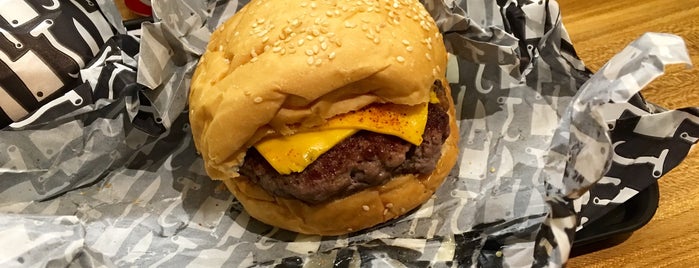 Hell's Burguer is one of The 9 Best Places for Cheeseburgers in Rio De Janeiro.
