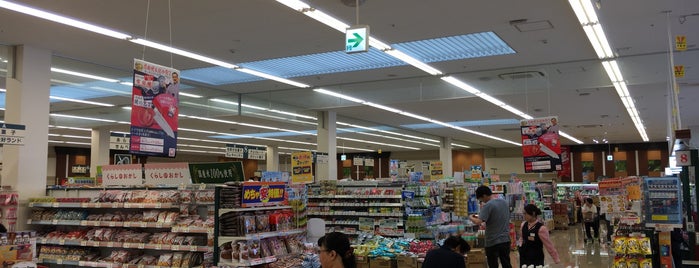 ファミリーマート 奈良大森町店 is one of 電源使える場所リスト.
