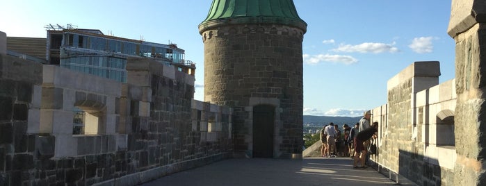 Porte St-Louis is one of Lugares guardados de Kara.