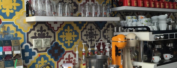 Bake & Brew 32 is one of Must-visit Cafés in Heraklion.