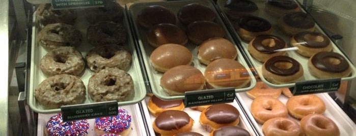 Krispy Kreme Doughnuts is one of Comer NY.