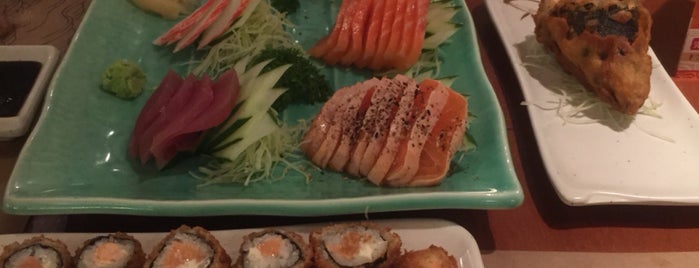 Pe'ahi Sushi Bar is one of Japonês.