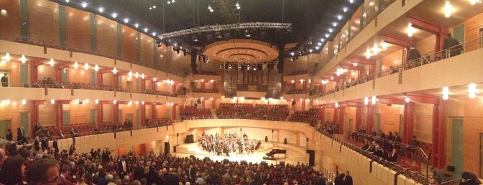 Philharmonie Essen is one of สถานที่ที่ Aydın ถูกใจ.