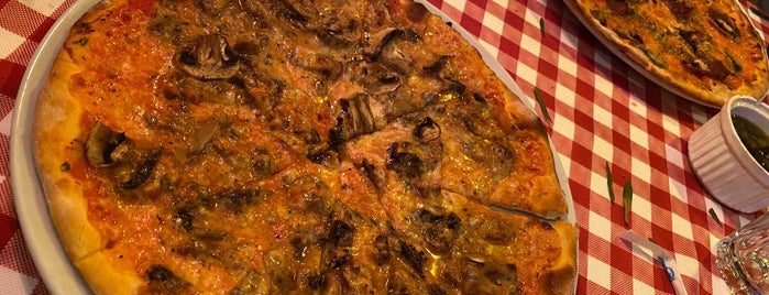 Arka Pizzeria is one of Posti che sono piaciuti a Hisham.
