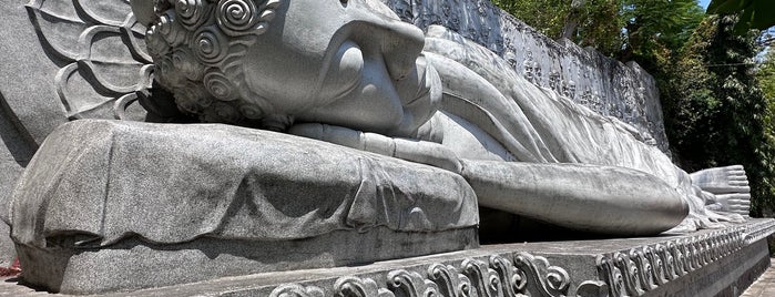 Kim Thân Phật Tổ (Giant Buddha Statue) is one of Vietnam.