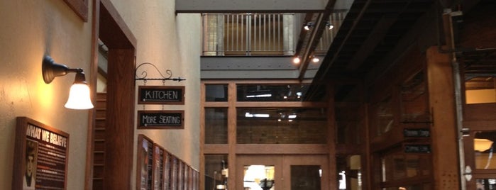 Stone Creek Coffee Factory Store is one of Lieux sauvegardés par Rachael.