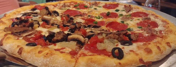 The Pizza Shop is one of Posti che sono piaciuti a Eyleen.