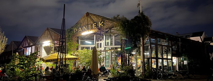Bar Paniek is one of สถานที่ที่ Eva ถูกใจ.