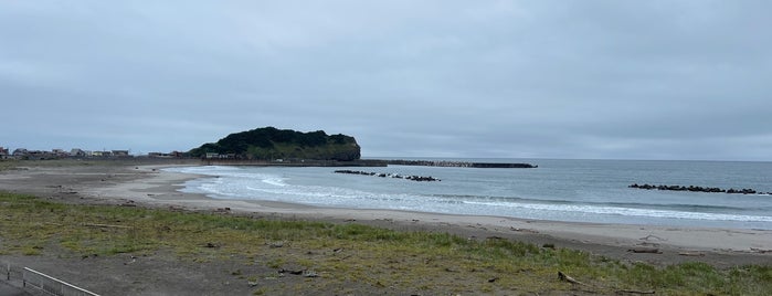 イタンキ浜海水浴場 is one of สถานที่ที่ Tamaki ถูกใจ.