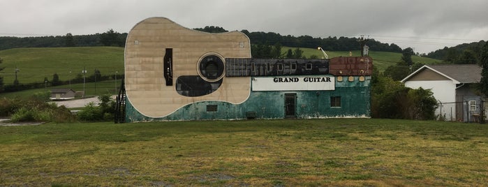 The Shadow of the Giant Guitar is one of Duck Architecture.