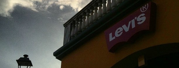 Levi's Dockers is one of Lieux qui ont plu à Vito.
