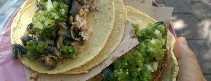 Tacos Doña Sofia! is one of Marcelaさんのお気に入りスポット.