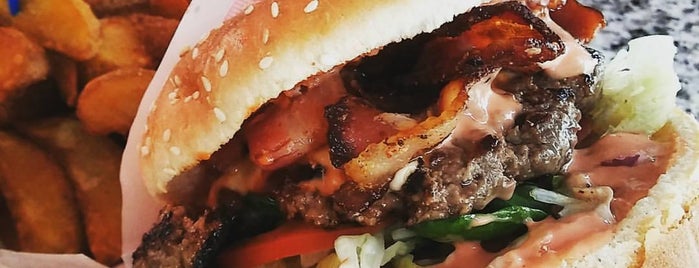 West Burger is one of Locais salvos de Michael.