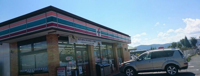 7-Eleven is one of Lieux qui ont plu à Shinichi.