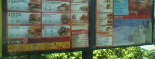 SONIC Drive In is one of Locais curtidos por Kris.