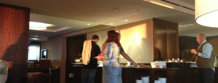 Sheraton Club Lounge is one of Posti che sono piaciuti a David.