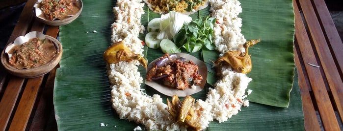 Saung Inong is one of 20 favorite restaurants.