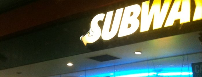 Subway is one of Sinemさんのお気に入りスポット.