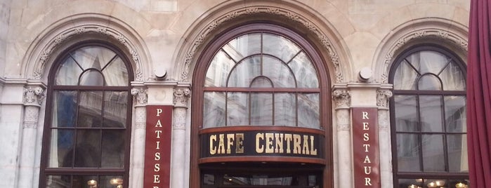 Café Central is one of Cafés del Mundo con historia.
