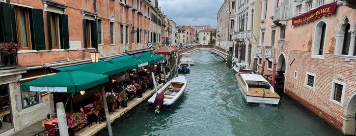 Ponte dei Greci is one of Pauloさんのお気に入りスポット.