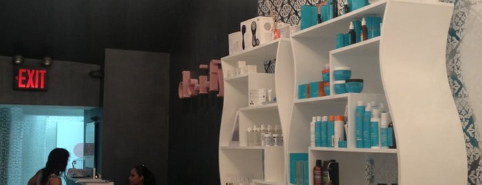 Deify Laser + Beauty Lounge - New York is one of Locais curtidos por Vishal.