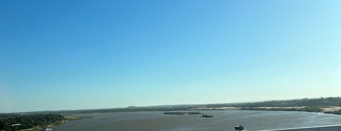 Puente Remanso is one of สถานที่ที่ Luis Fernando ถูกใจ.