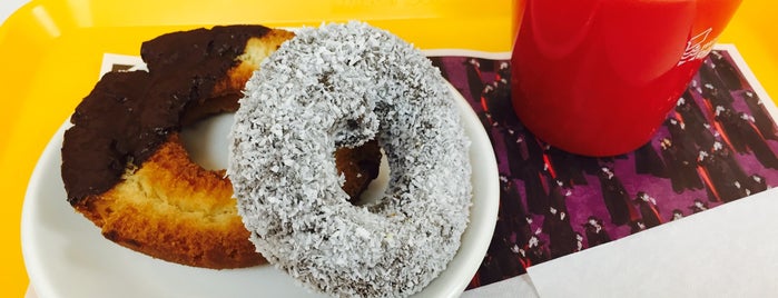 Mister Donut is one of 東急東横線 日吉駅.