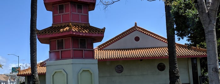 Chinese Garden Park is one of Jolie: сохраненные места.