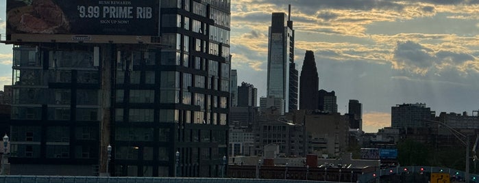 Benjamin Franklin Bridge is one of Cycling Destinations.