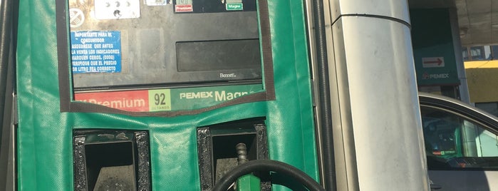 Gasolinería PEMEX is one of Smoke'nin Beğendiği Mekanlar.