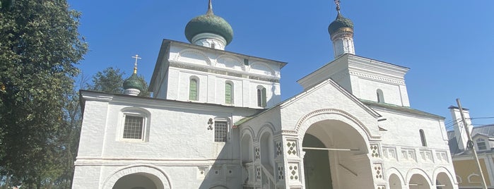 Колокольня Церкви Рождества Христова 17 века is one of Ноябрьские праздники.