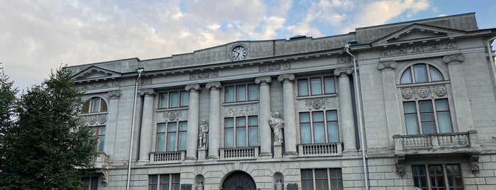 Музей промышленности и искусства is one of Иваново.