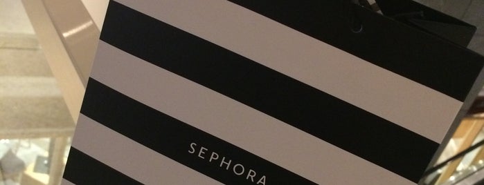 SEPHORA is one of Lugares en NYC.