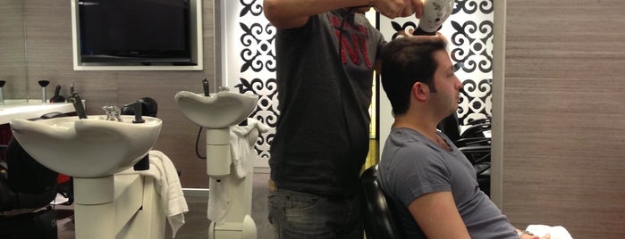 Salon Veysel is one of Lugares favoritos de Kerem.